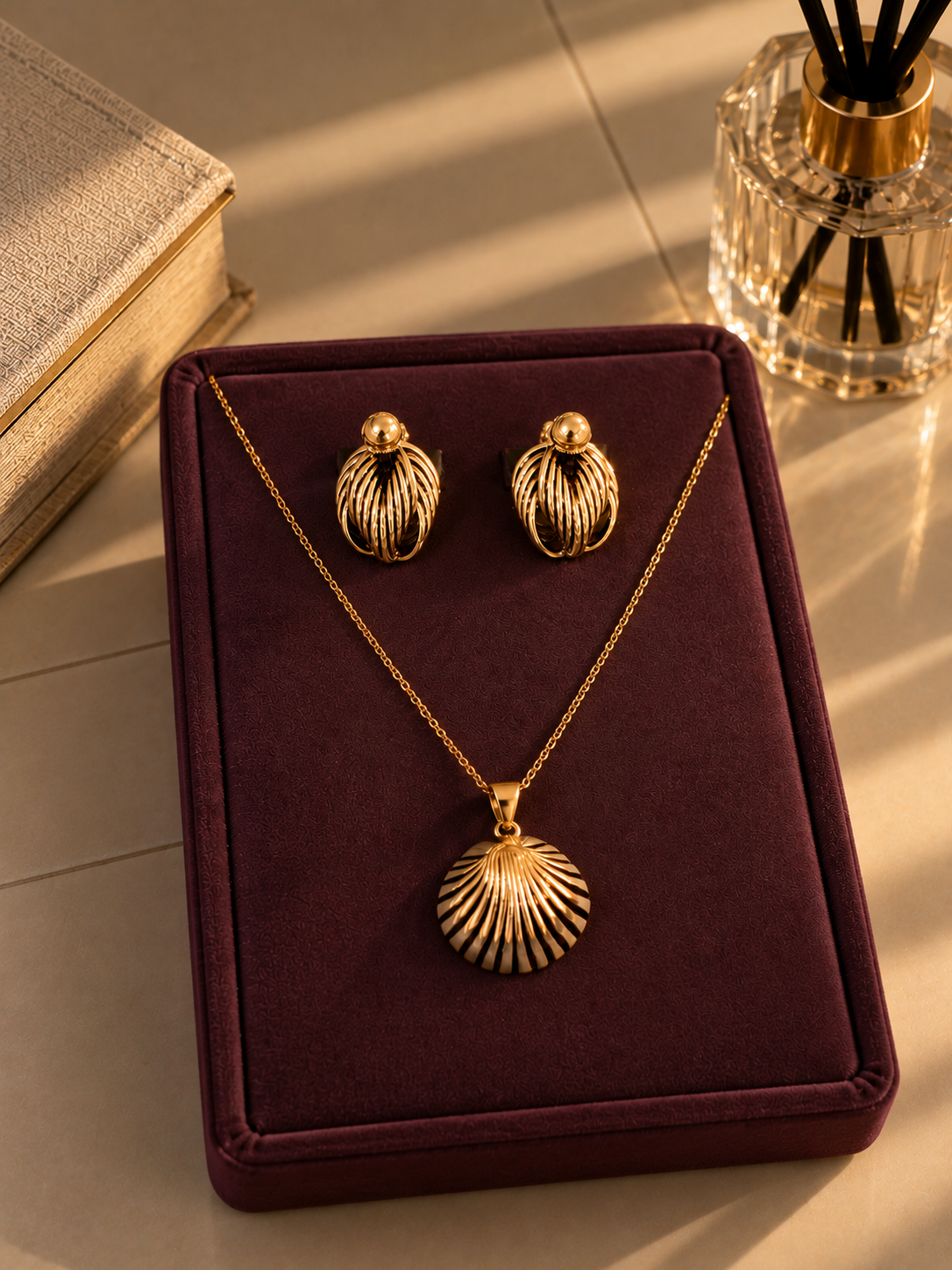 Sea Shell Pendant Set